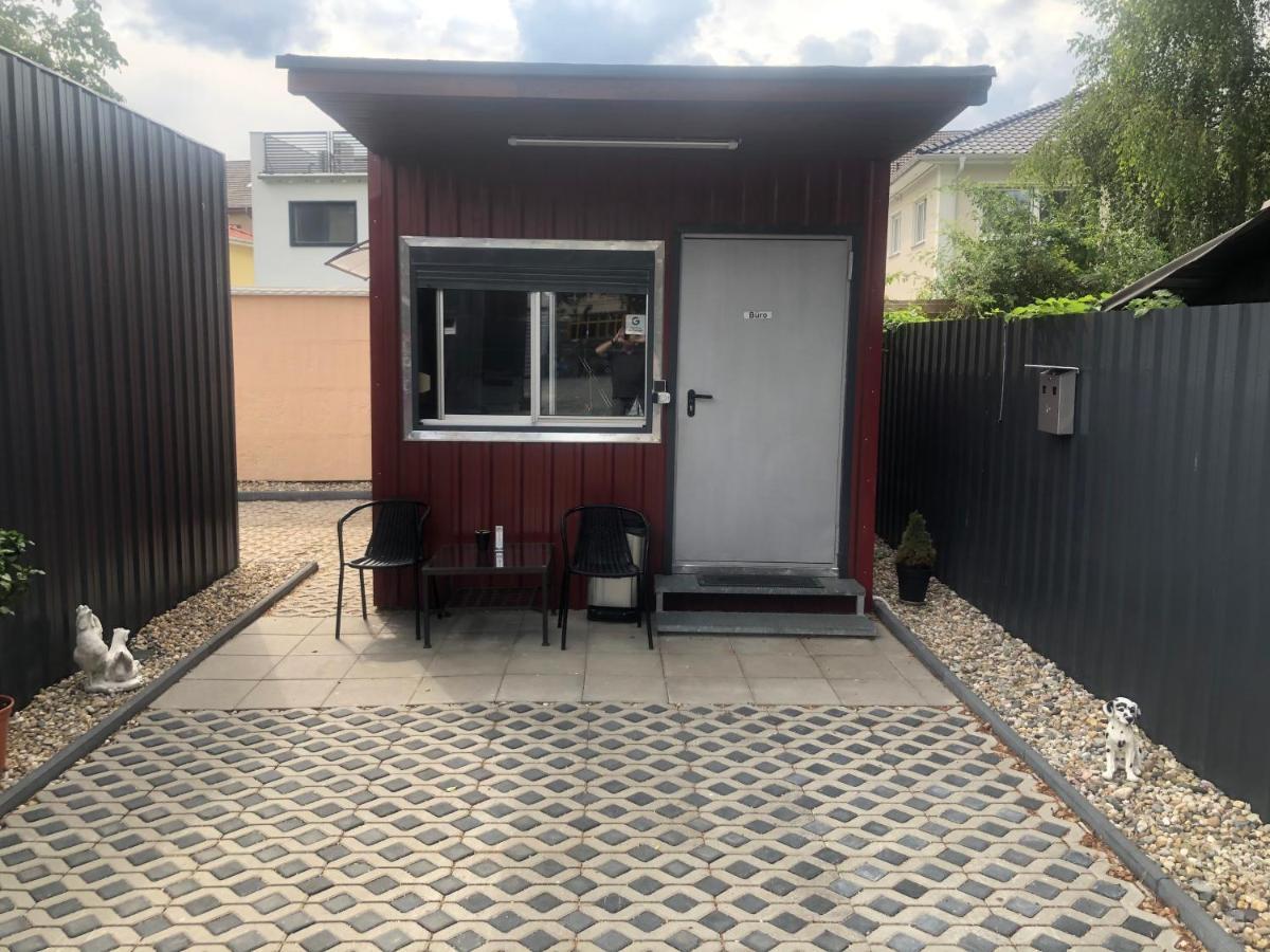 Motel Home Berlin Exterior photo